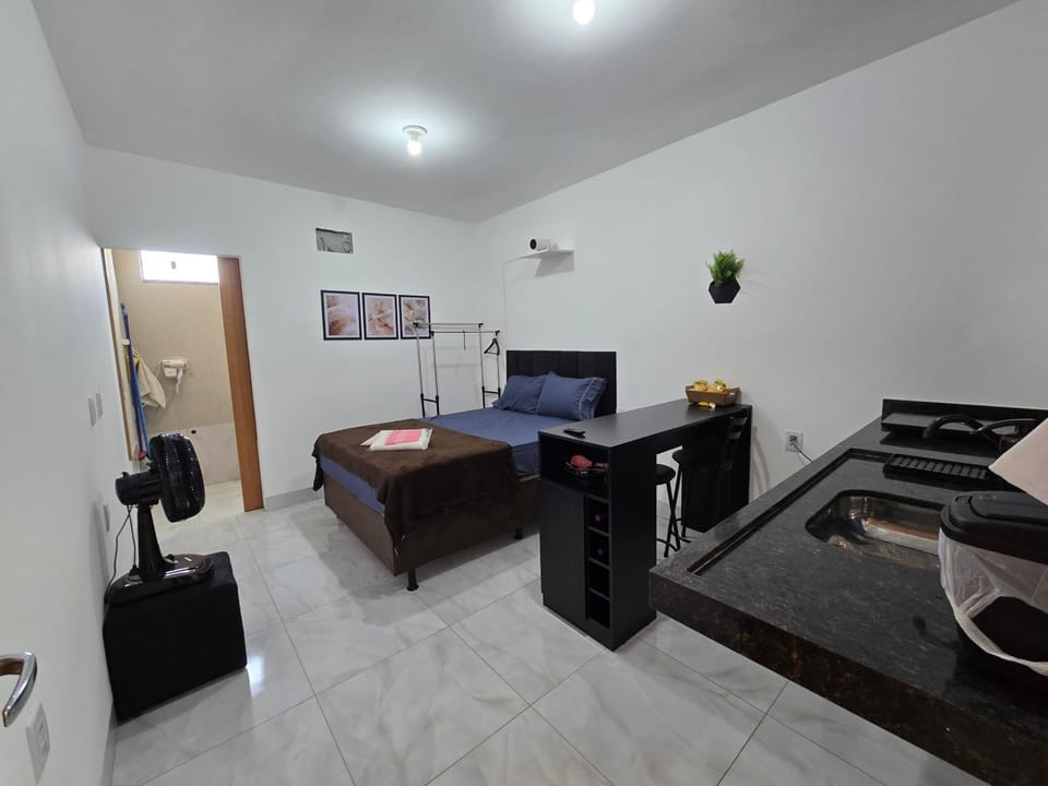 Bed, TV and multimedia, Living room, Photo of the whole room, Seating area, Bedroom