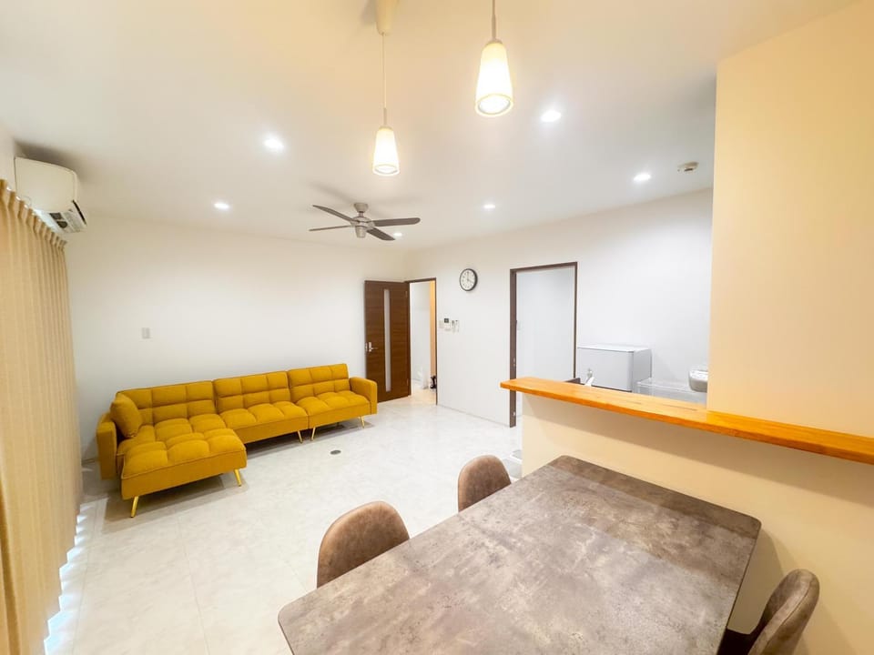Living room, Photo of the whole room