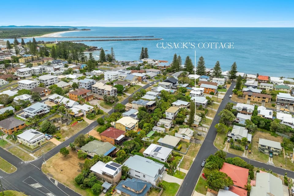 Property building, Bird's eye view, Location