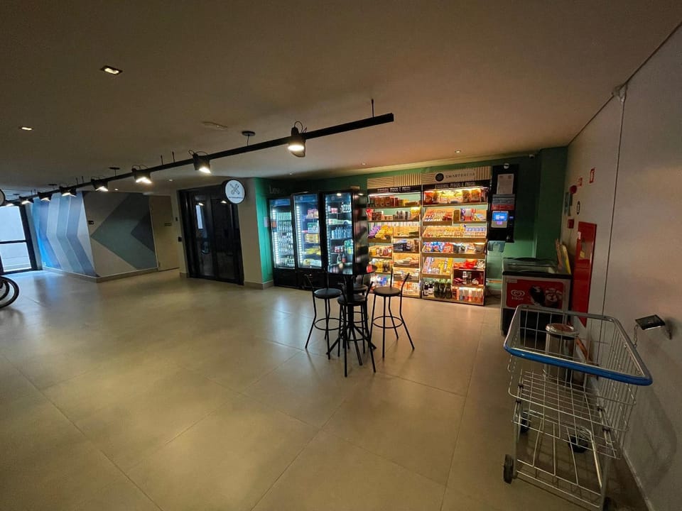Supermarket/grocery shop