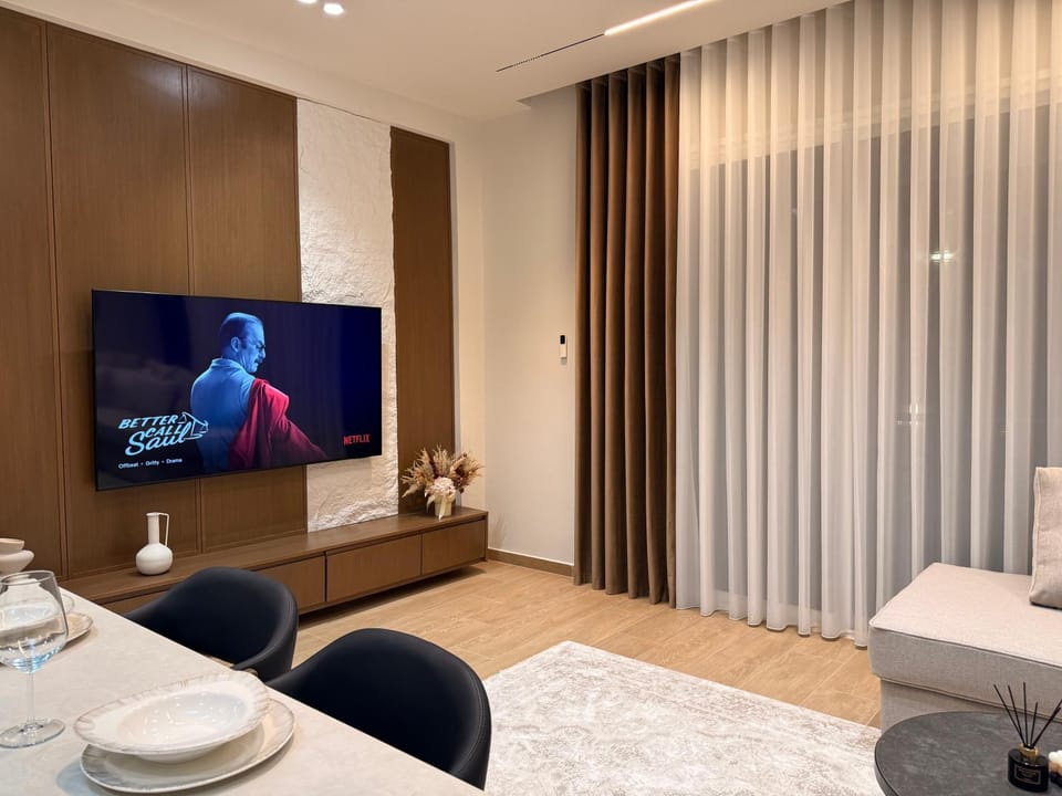 TV and multimedia, Living room, Photo of the whole room, Seating area