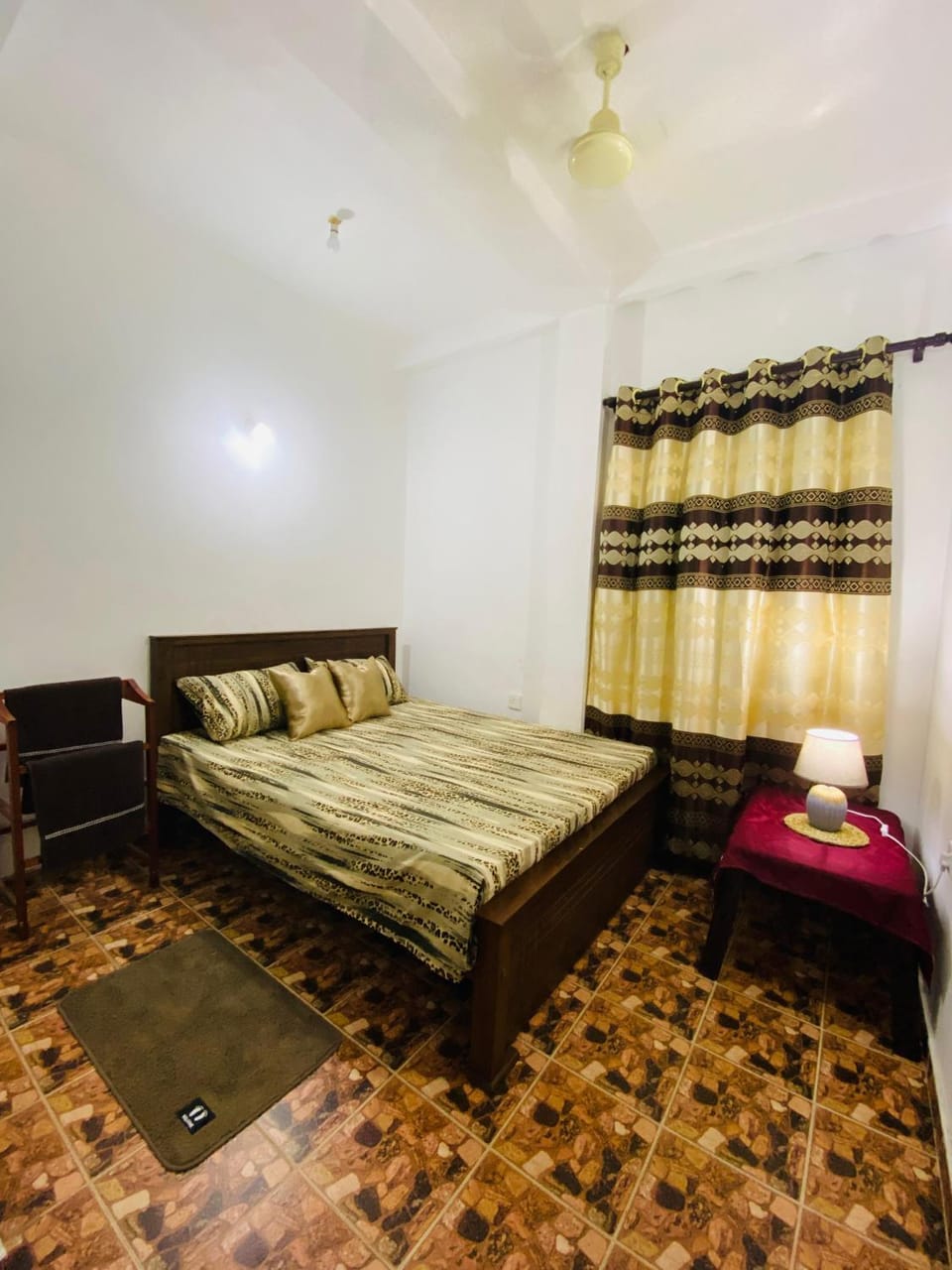 Photo of the whole room, Bedroom