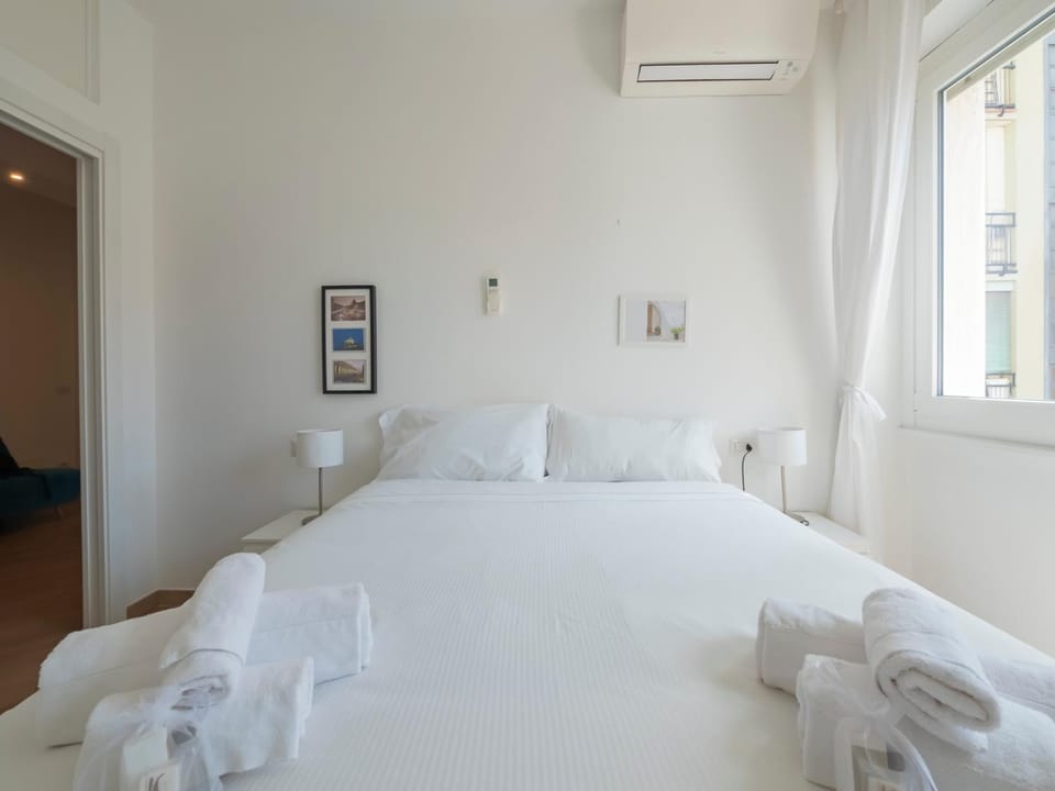 HomeLovers Simple Quite Flat Sarpi Sempione MM5 Gerusalemme Apartment in Milan