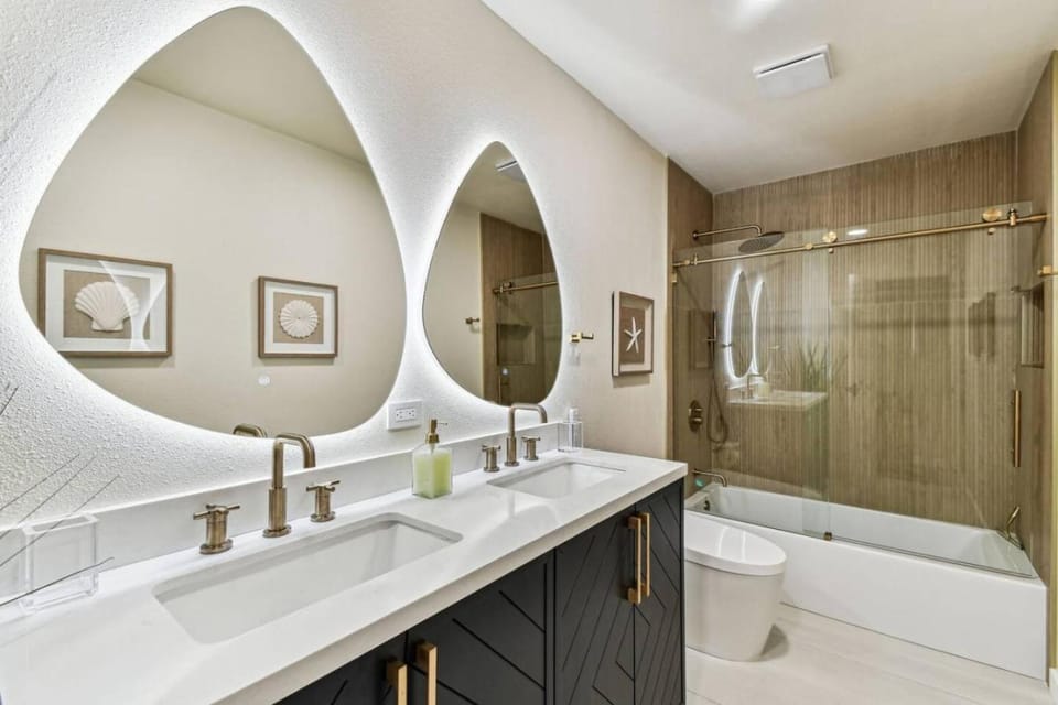 Shower, Bathroom, Bath, towels