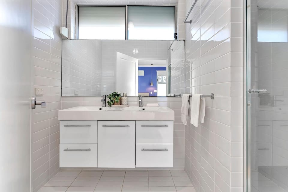 Shower, Bathroom, towels