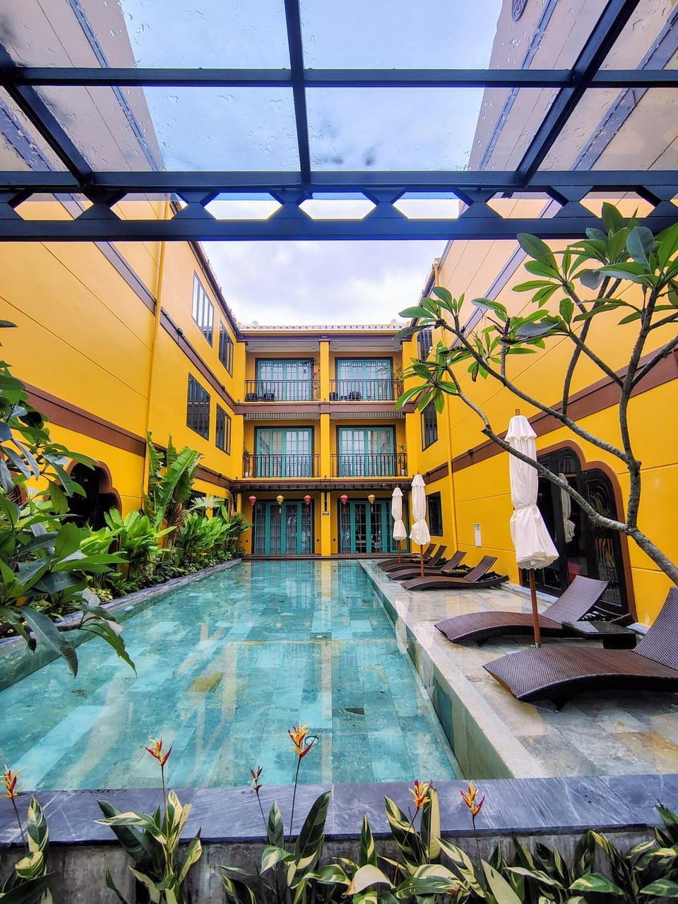 Swimming pool