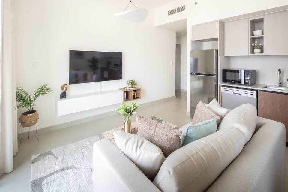 Frank Porter - Creek Palace Apartment in Dubai