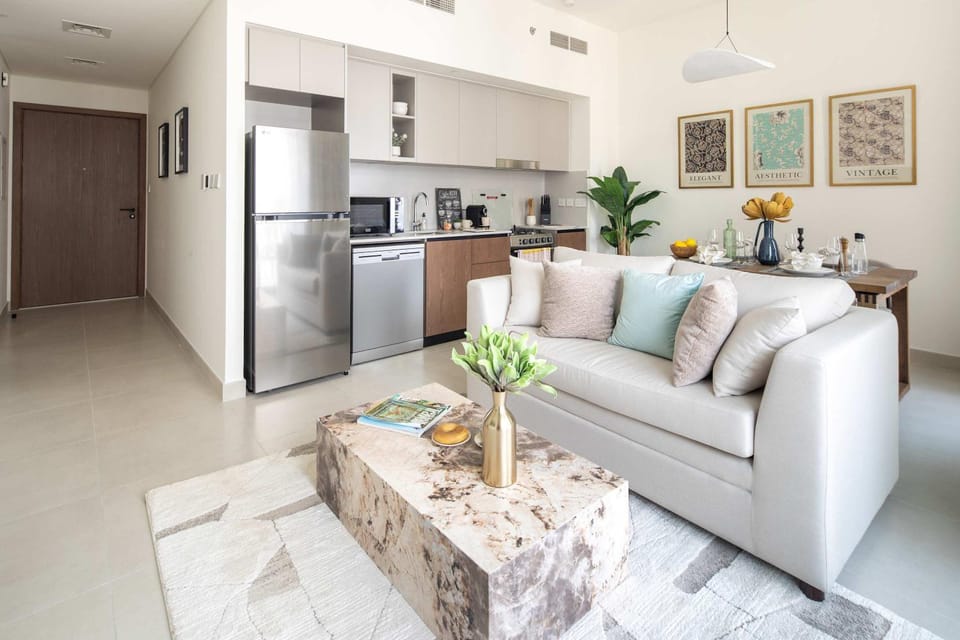 Frank Porter - Creek Palace Apartment in Dubai