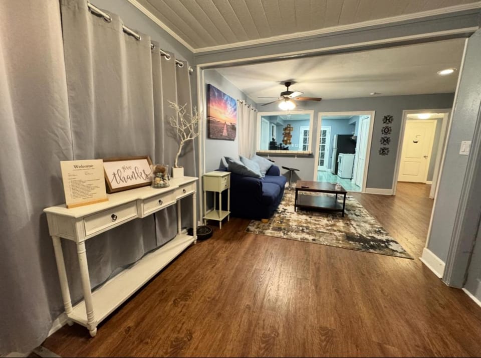 2 CoZY HOME WITH HUGE PATIO Apartment in Jacksonville