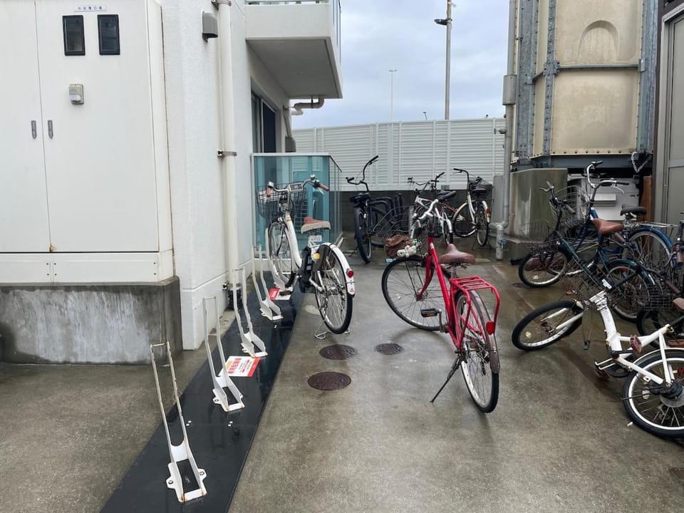 401 湘南の海を満喫 駅近 ビーチ徒歩圏 専用バスルーム付ツインルーム Apartment in Yokohama
