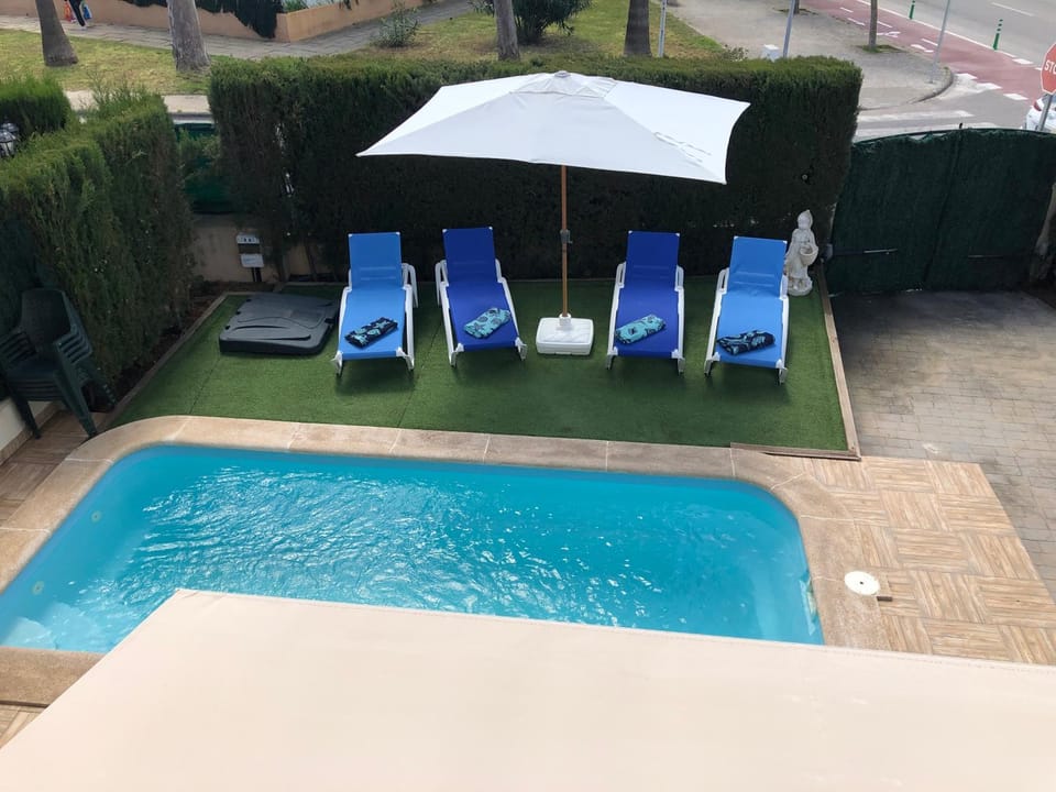 Swimming pool, Swimming pool, sunbed