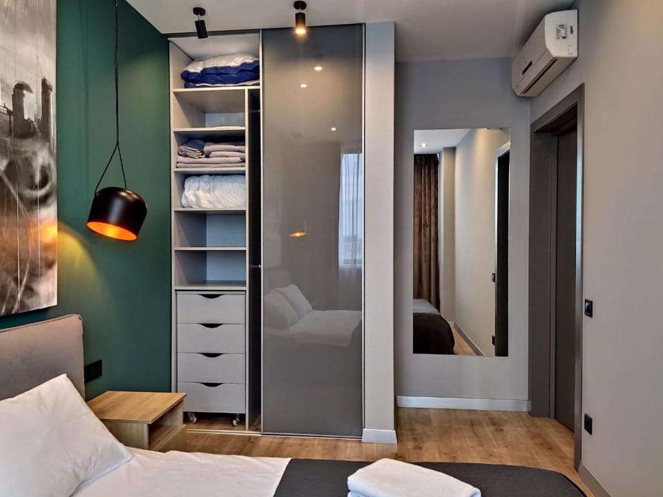 Bed, Bedroom, wardrobe, air conditioner