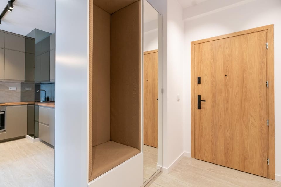 Kitchen or kitchenette, oven, stove, wardrobe