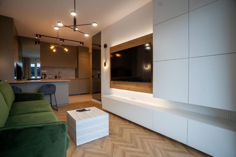TV and multimedia, Kitchen or kitchenette, Living room, Seating area