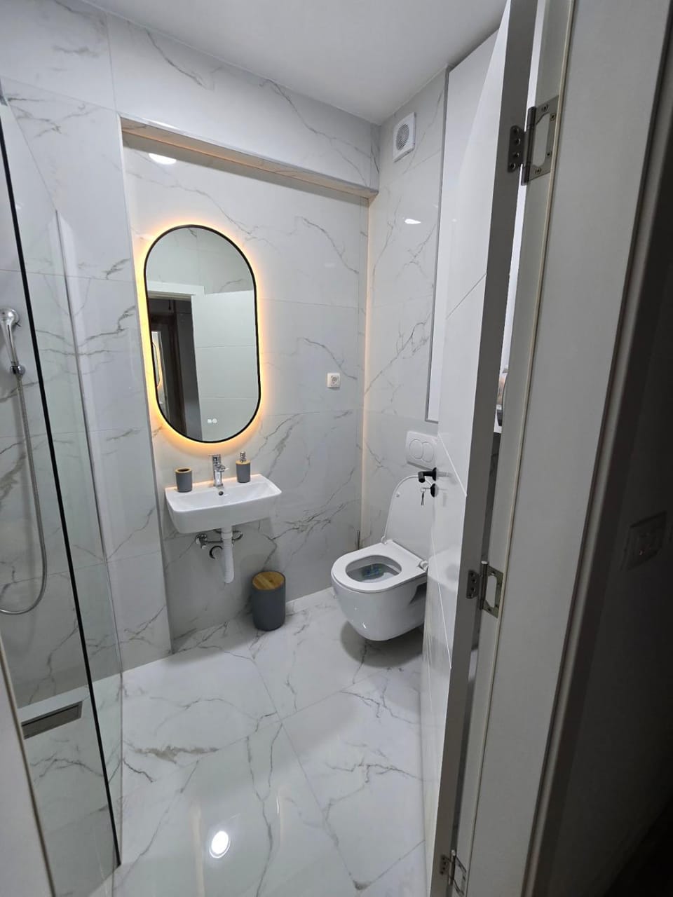 Shower, Toilet, Bathroom