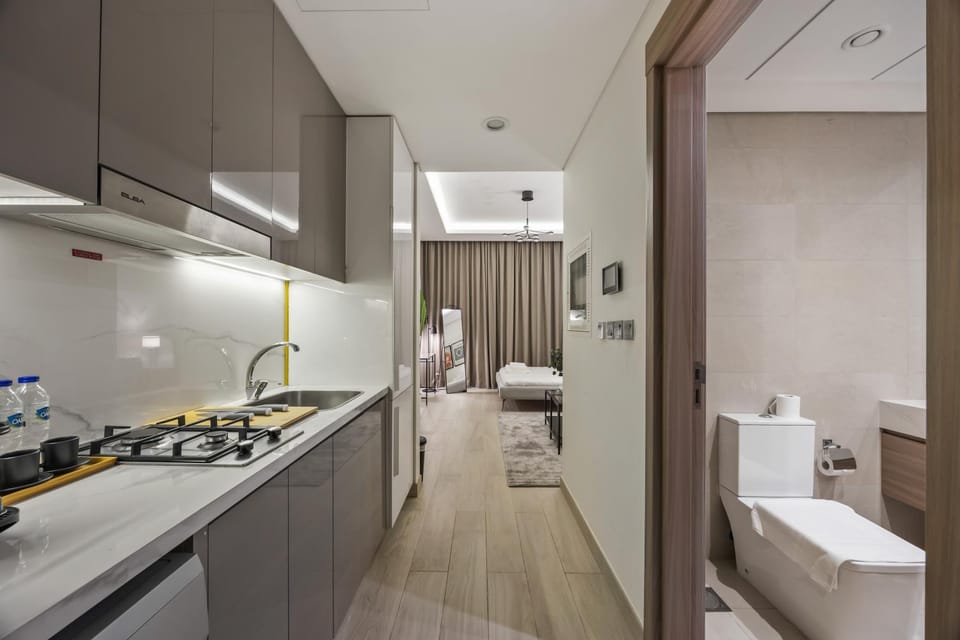 Bathroom, Kitchen or kitchenette, dishwasher, stove