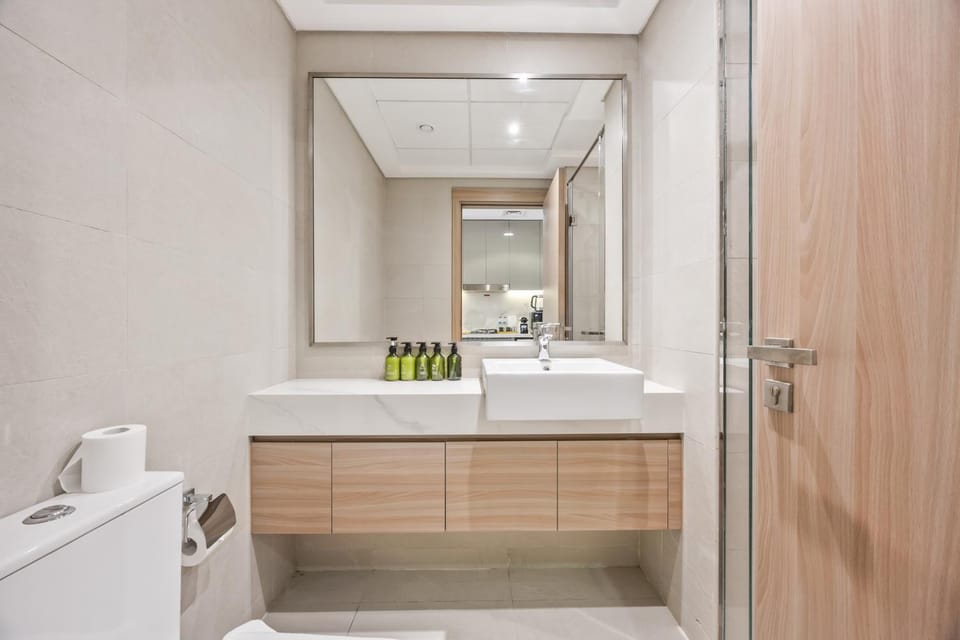 Toilet, Bathroom, towels