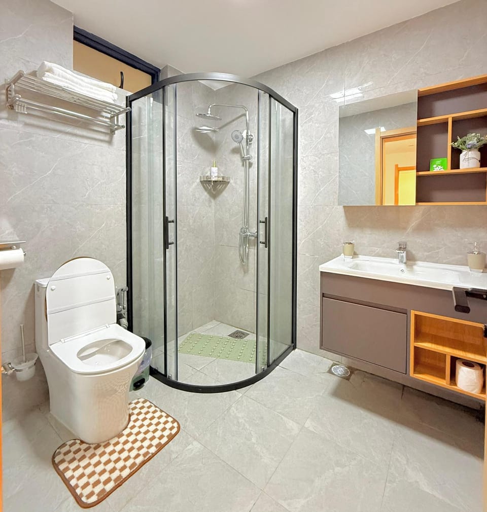 newly furnished two bedroom apartment with swimming pool fully equipped gym children playground ample parking space and unbeatable scenic city views Apartment in Nairobi County