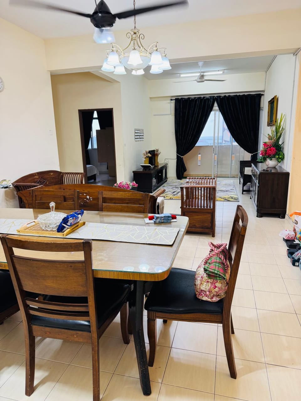 Living room, Dining area