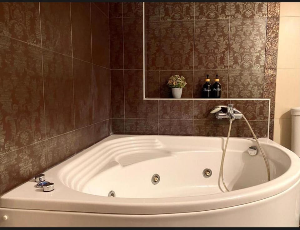 Hot Tub, Bathroom, Bath