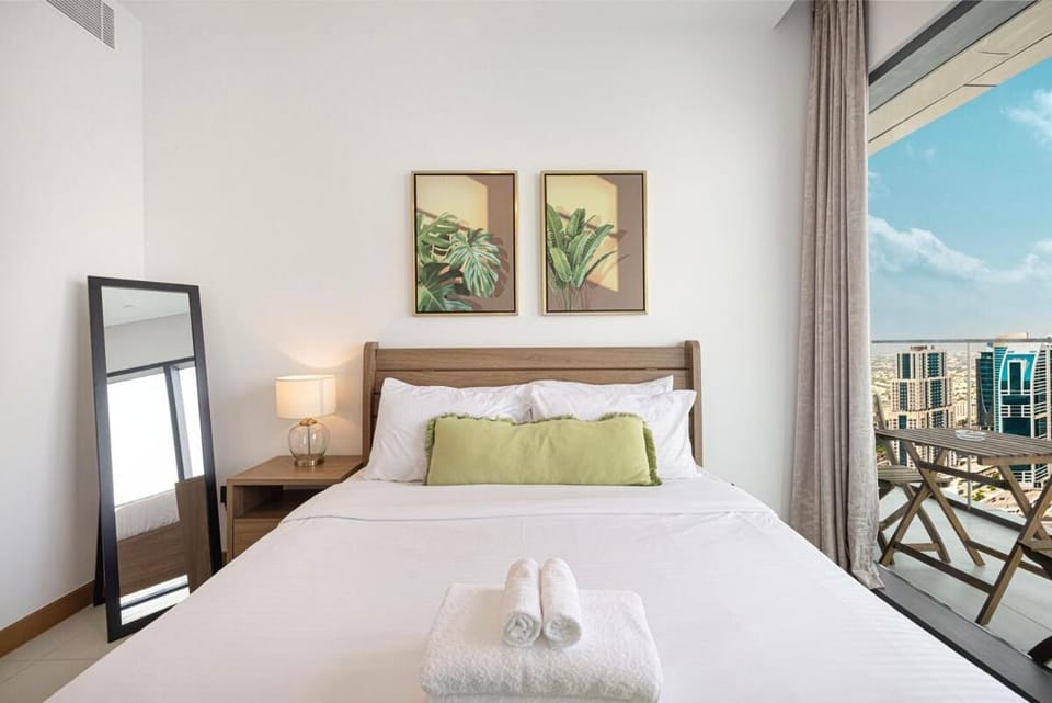 Bed, View (from property/room), Balcony/Terrace, Bedroom, City view, towels