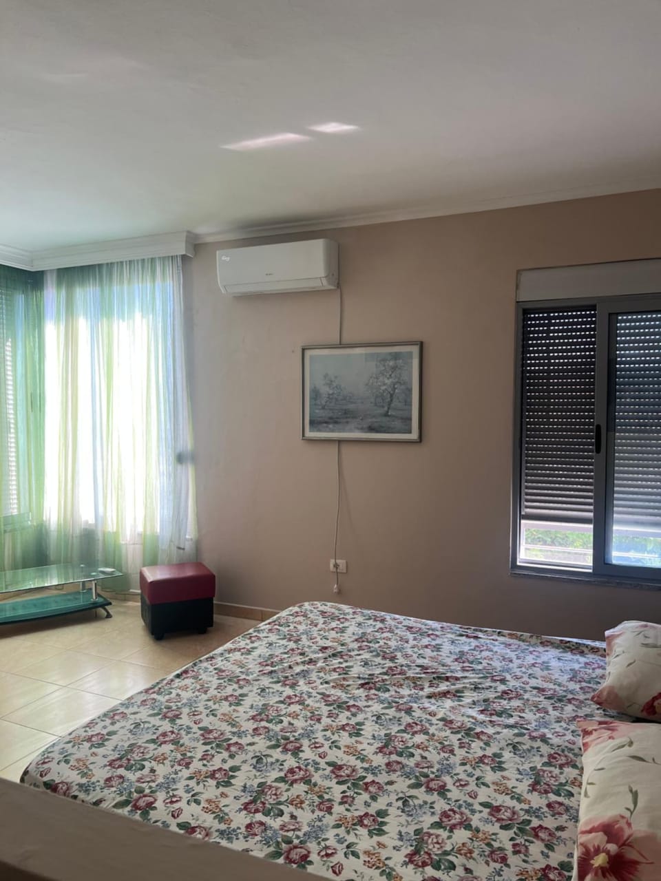 Bed, Photo of the whole room, Bedroom, air conditioner