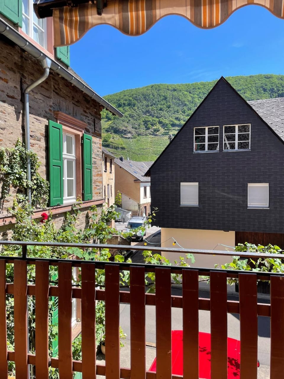 Balcony/Terrace, Mountain view
