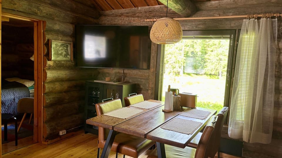 Communal lounge/ TV room, TV and multimedia, Dining area