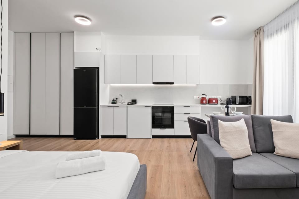 Bed, Kitchen or kitchenette, Living room