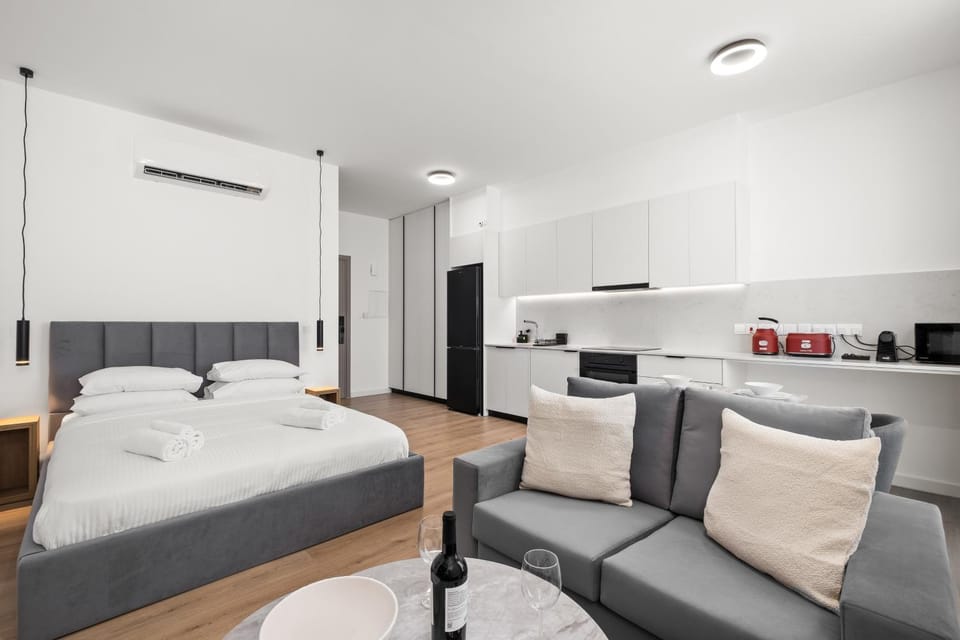 Bed, Kitchen or kitchenette, Photo of the whole room