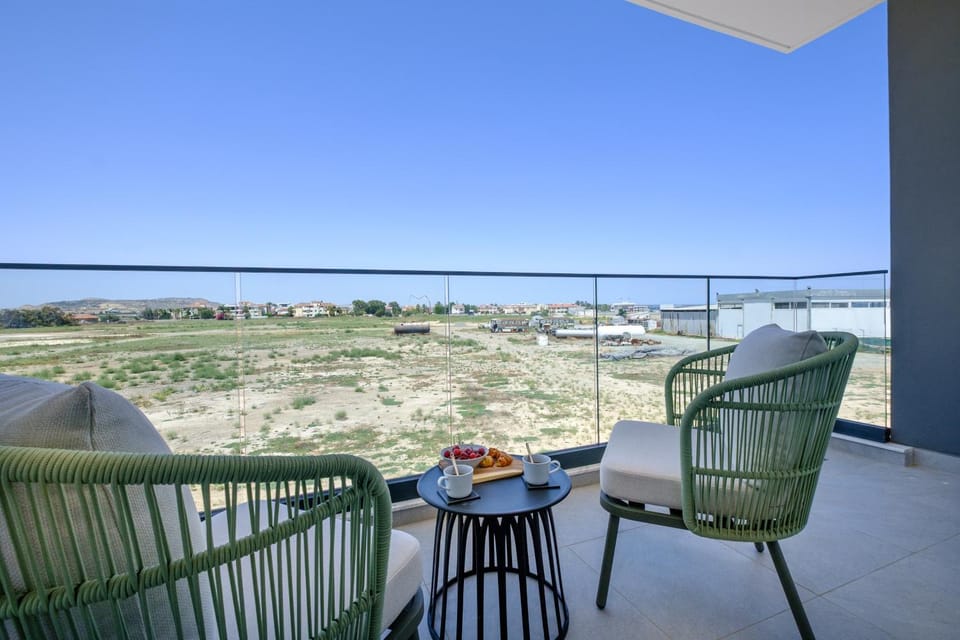 View (from property/room), Balcony/Terrace, Seating area