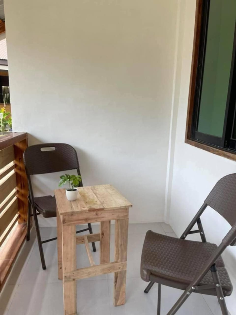 Balai Alona - Deluxe Room Hostel in Panglao