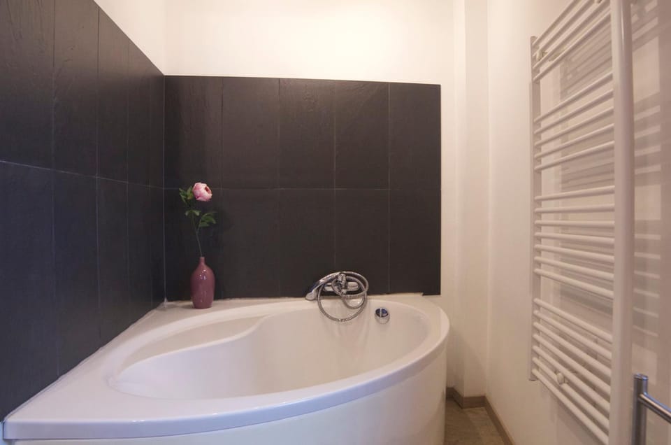 Bathroom, Bath