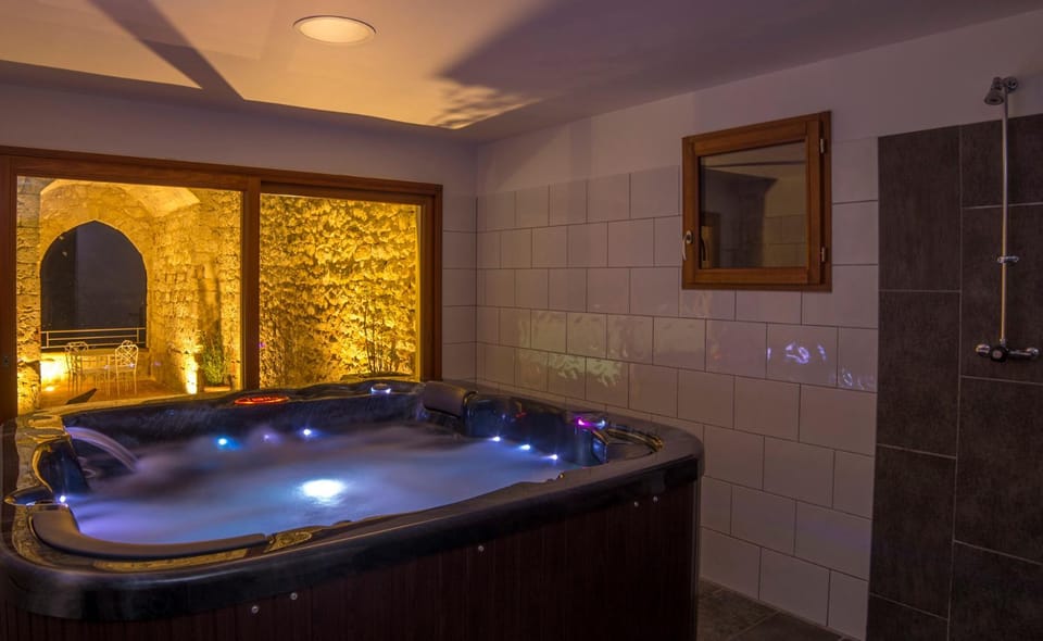 Hot Tub, Sauna, Spa and wellness centre/facilities