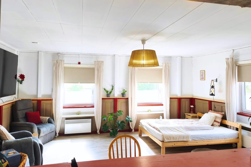 Living room, Bedroom