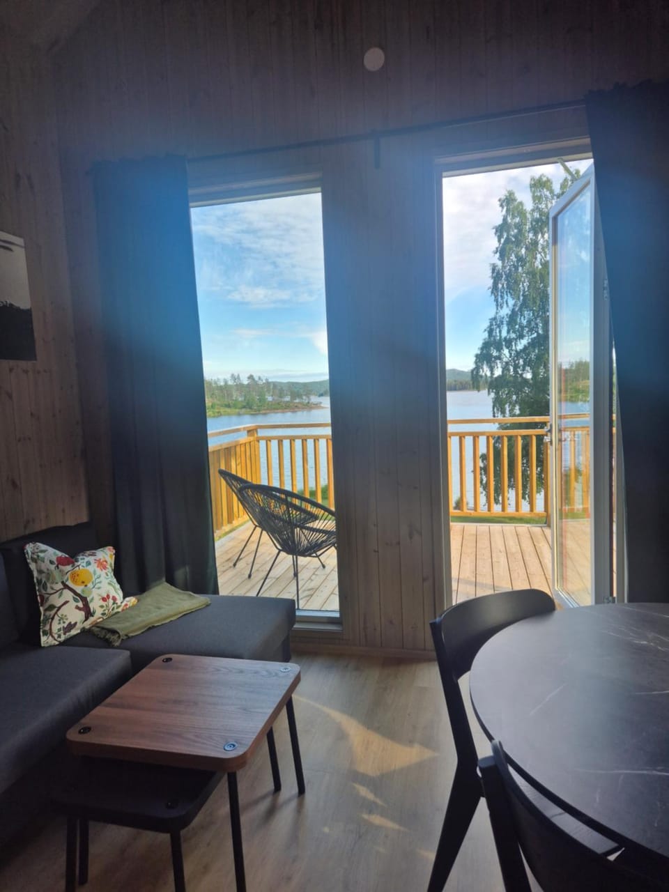 Patio, View (from property/room), Living room, Seating area, Dining area, Sea view