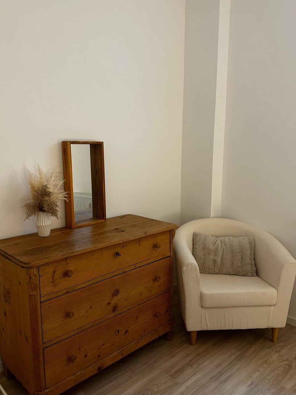 Seating area, Bedroom