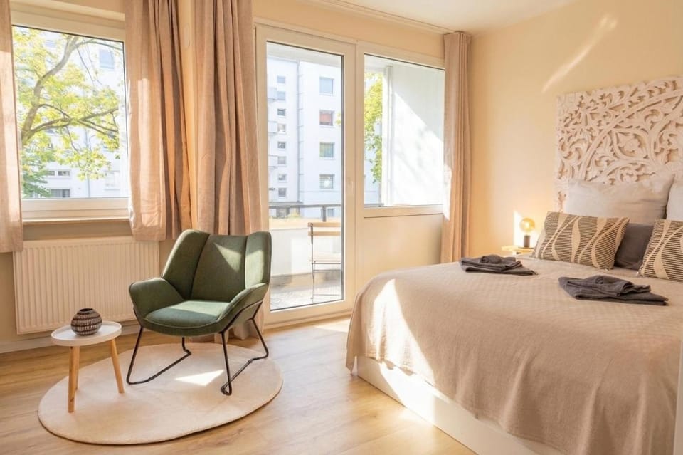 Bed, Balcony/Terrace, Photo of the whole room, Seating area, Bedroom, Inner courtyard view, towels