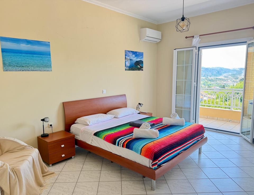 Bed, Natural landscape, Photo of the whole room, Bedroom, air conditioner