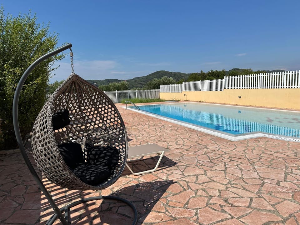 Pool view, Swimming pool, sunbed
