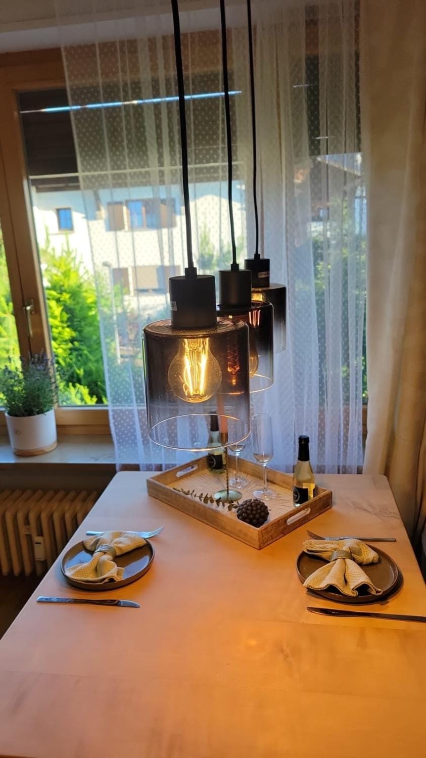 Seating area, Food