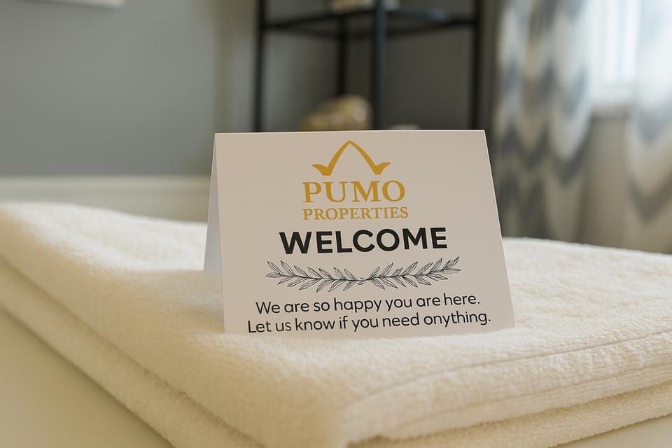 Bed, towels