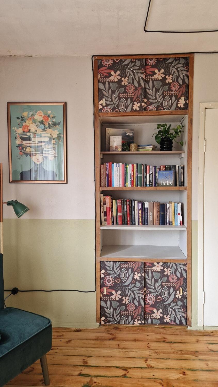 Library, Living room, Seating area