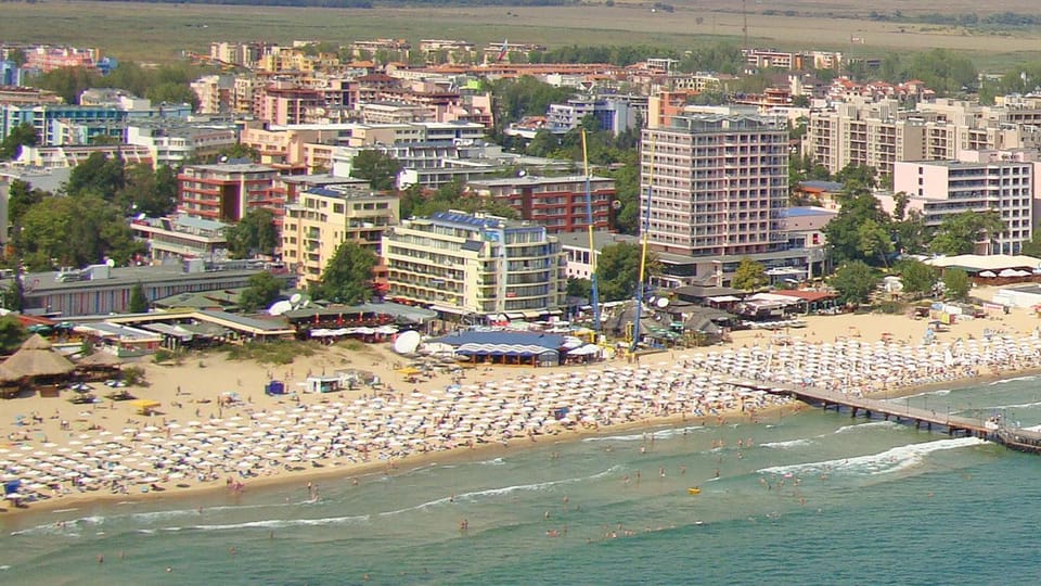 Neighbourhood, Bird's eye view, Beach, Location