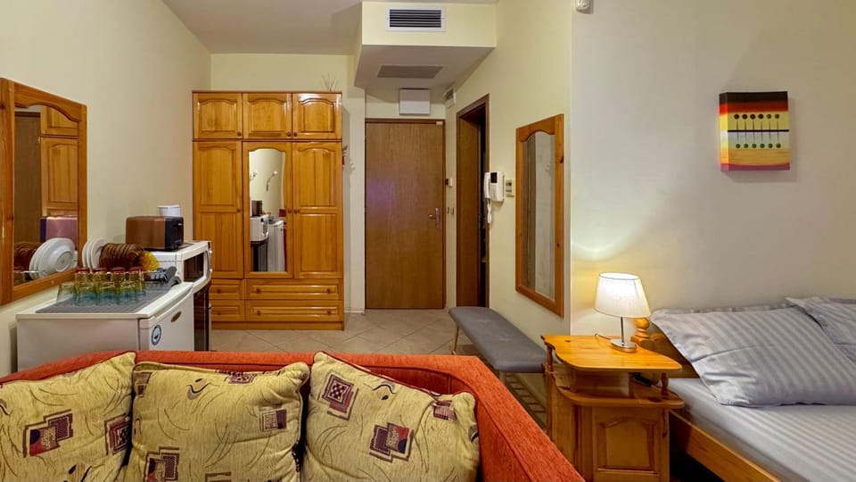 Living room, Photo of the whole room, wardrobe