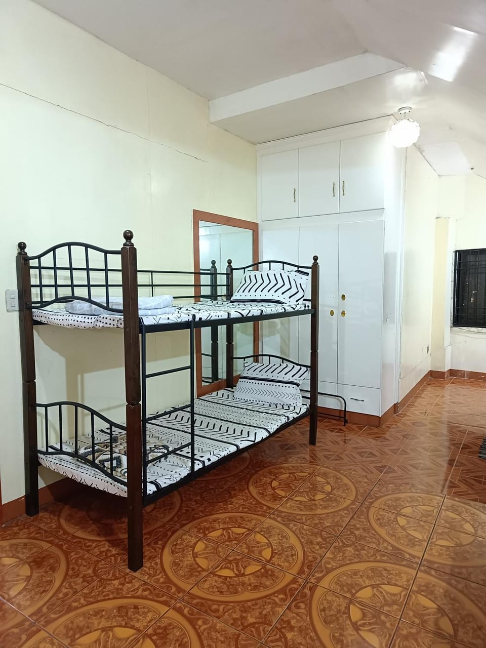 Spacious room with view Vacation rental in Baguio