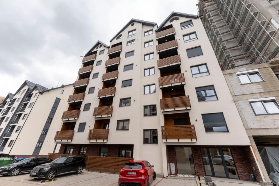 Property building, Neighbourhood, Street view, Parking