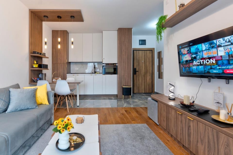 TV and multimedia, Coffee/tea facilities, Kitchen or kitchenette, Living room, Seating area, Dining area, oven