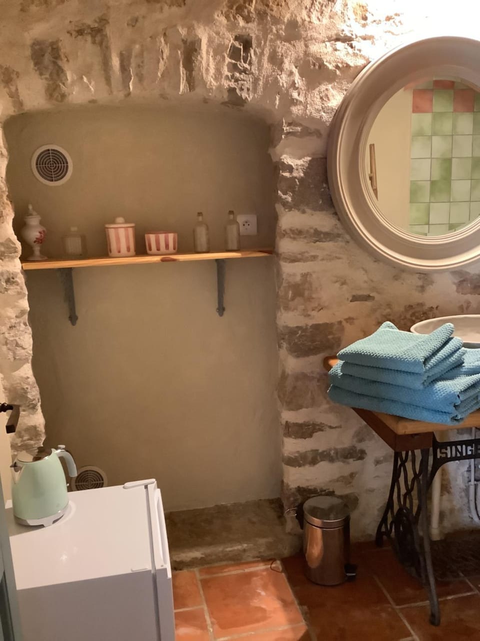 Bathroom, towels