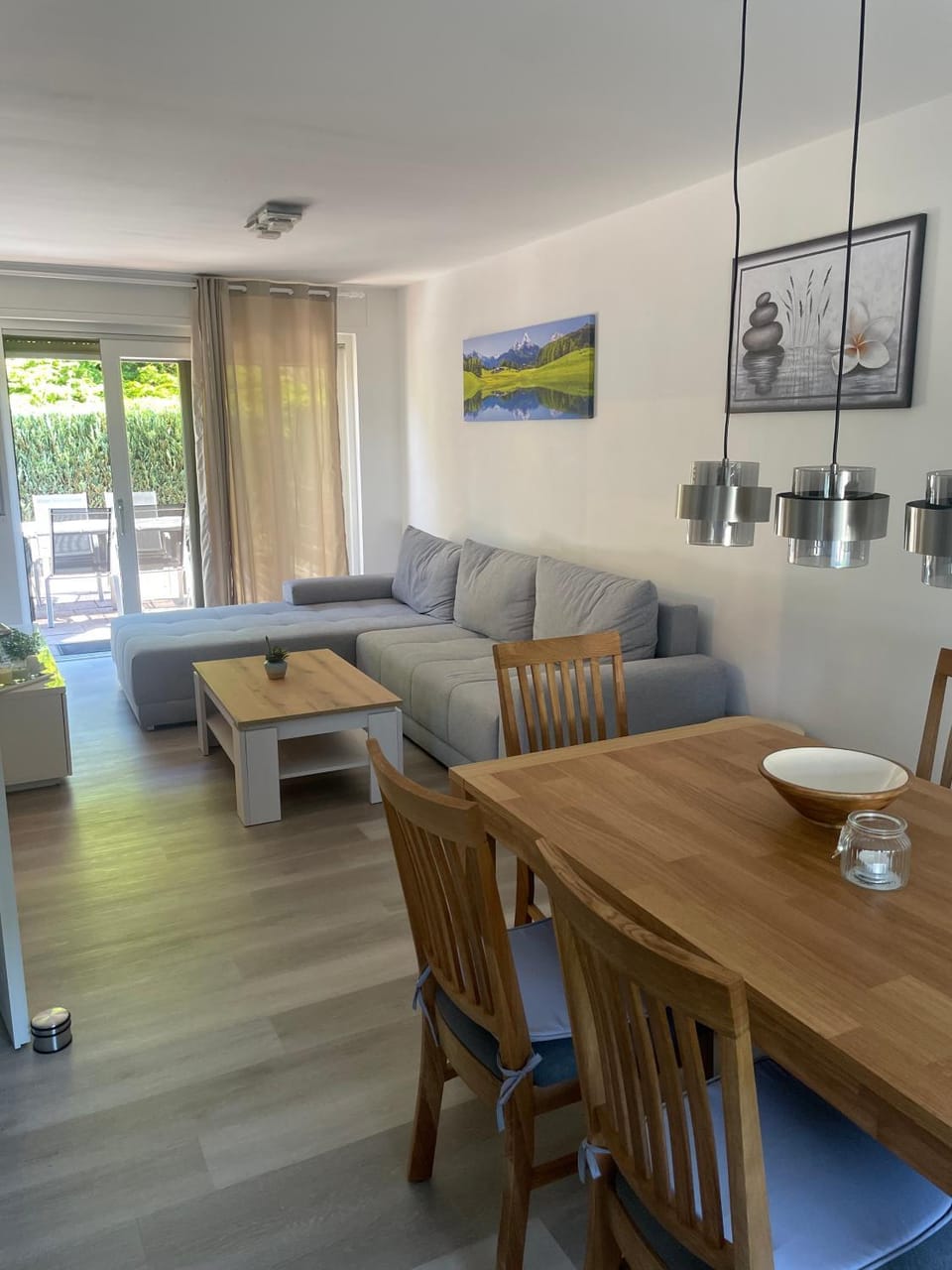 Living room, Seating area, Dining area